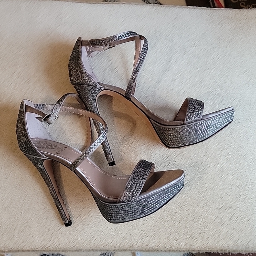 Vince Camuto Gernetto Platinum Crystal Stiletto Heels Size 7.5 - Picture 3 of 11